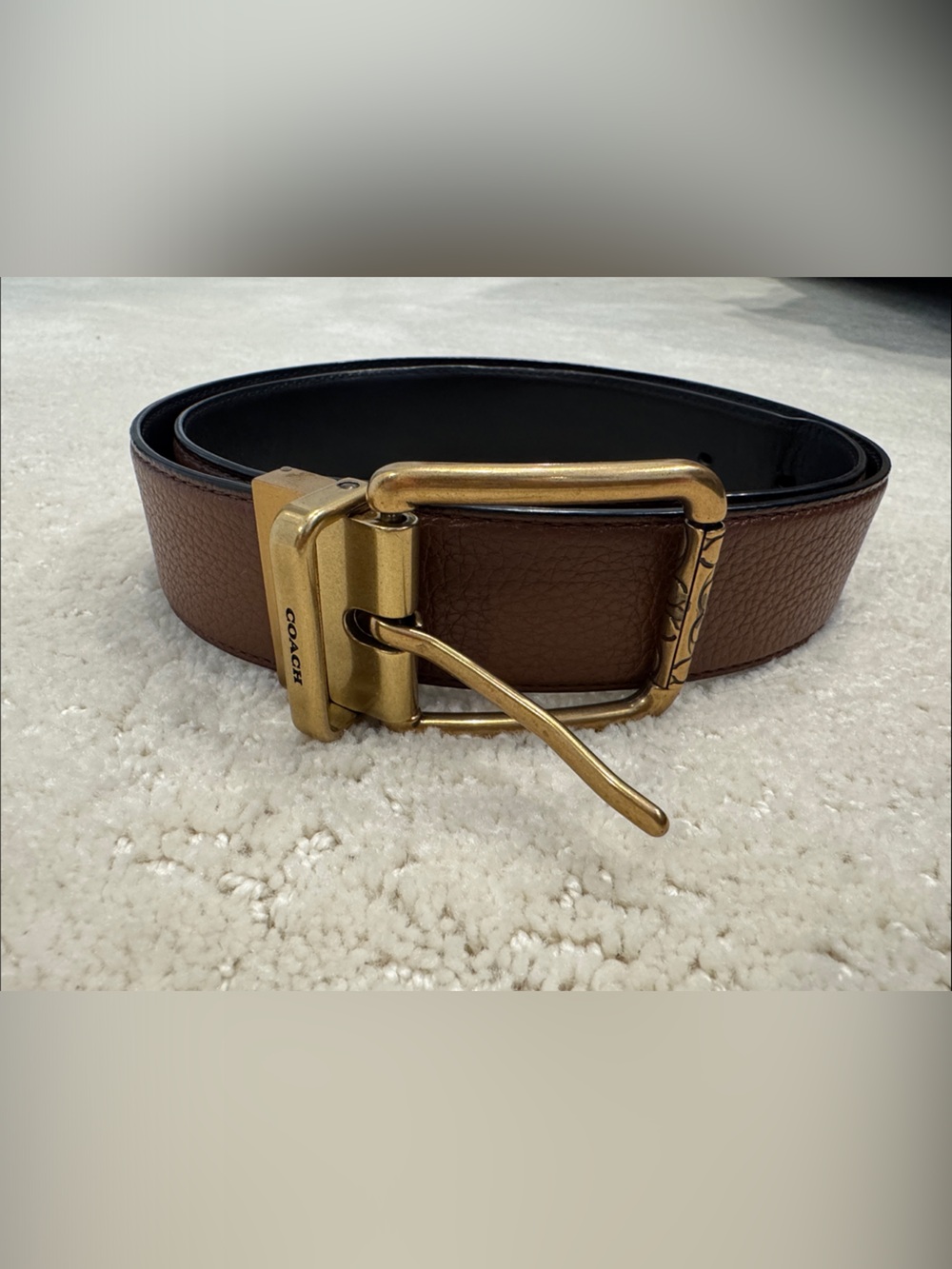 Coach women’s  Brown black Leather Belt with Gold-Tone Buckle- reversible- 25-27